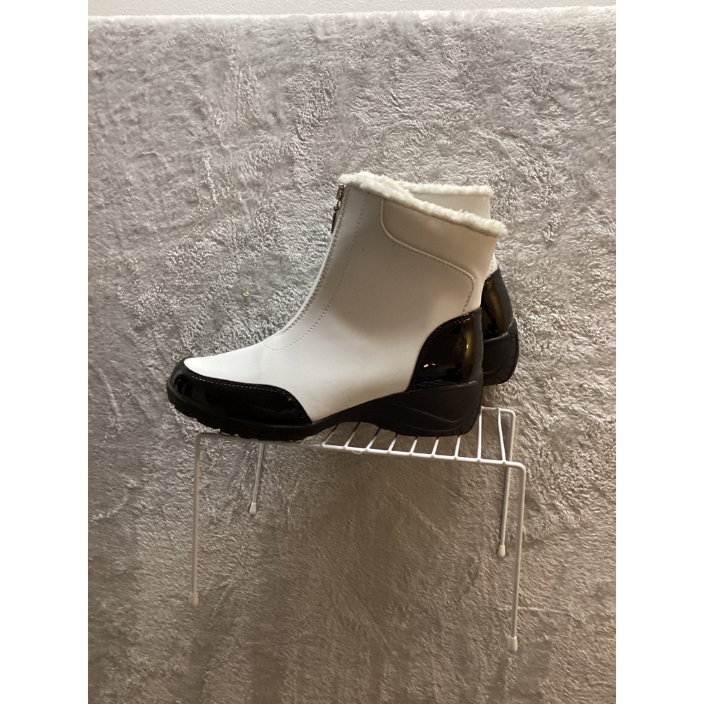 White Black Patent Faux Fur Lined Winter Boots‎ Women's Size 8M - Picture 4 of 6